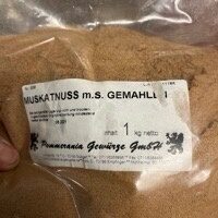 Muskatnuss gemahlen