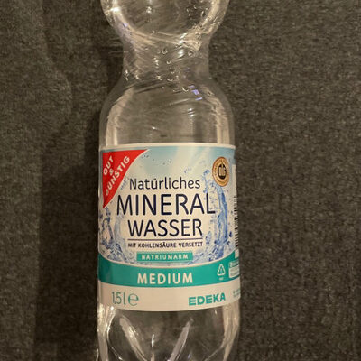 Mineralwasser medium